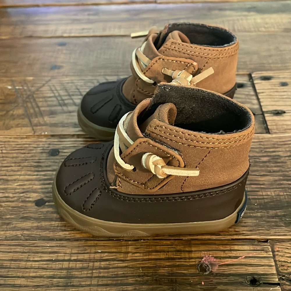 Baby Sperry Icestorm Crib Tan/Brown (duck boats)